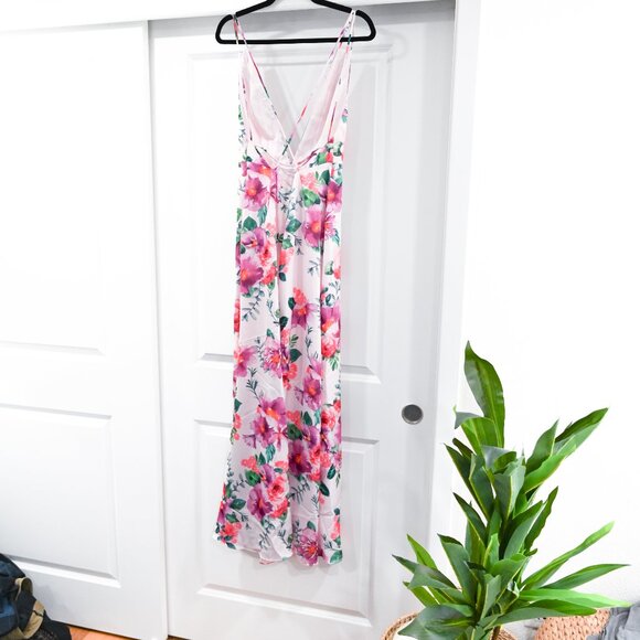 Fame and Partners Size 2 Deep V-Neck Floral Back Tie Maxi Dress - Picture 6 of 8